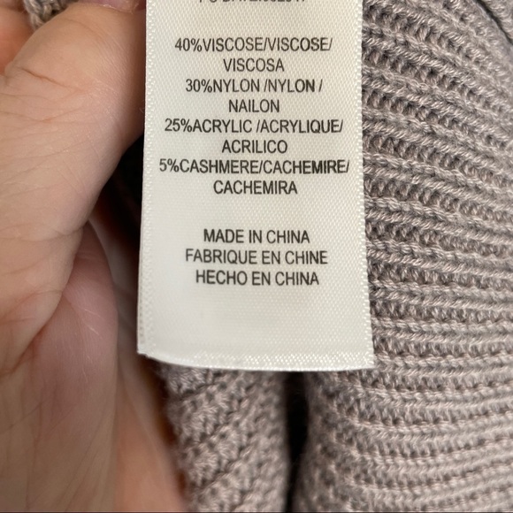 Ella Moss Riley Grey/Beige Cold Shoulder Oversized Turtleneck Sweater Size XS - Picture 13 of 14